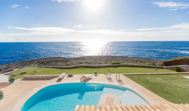 Fantastic seafront villa in a privileged location in Cala d'Or — photo 3