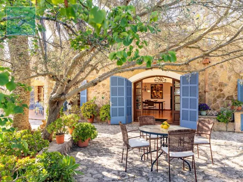 Son Carrió Finca with distant sea views and a small casita — photo 1