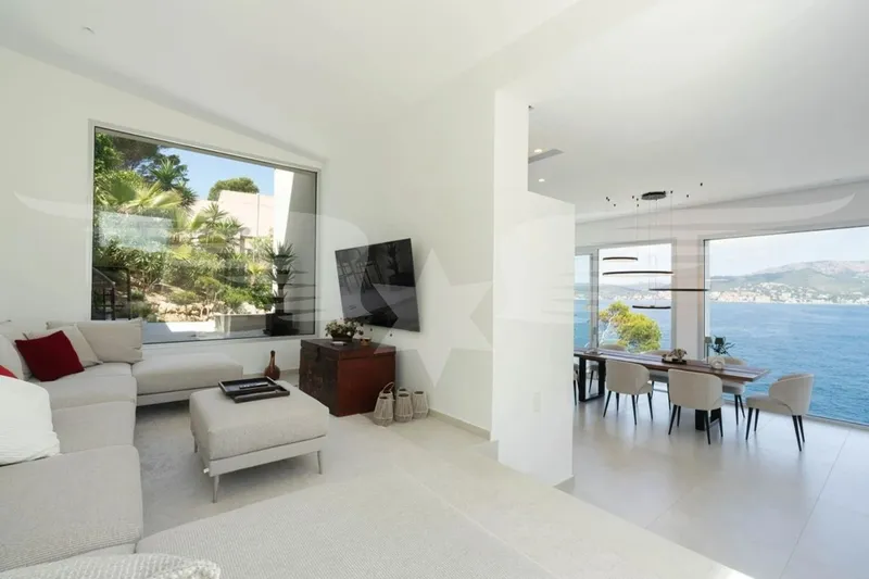 Santa Ponca: Frontline Villa with Direct Ocean Access — photo 7