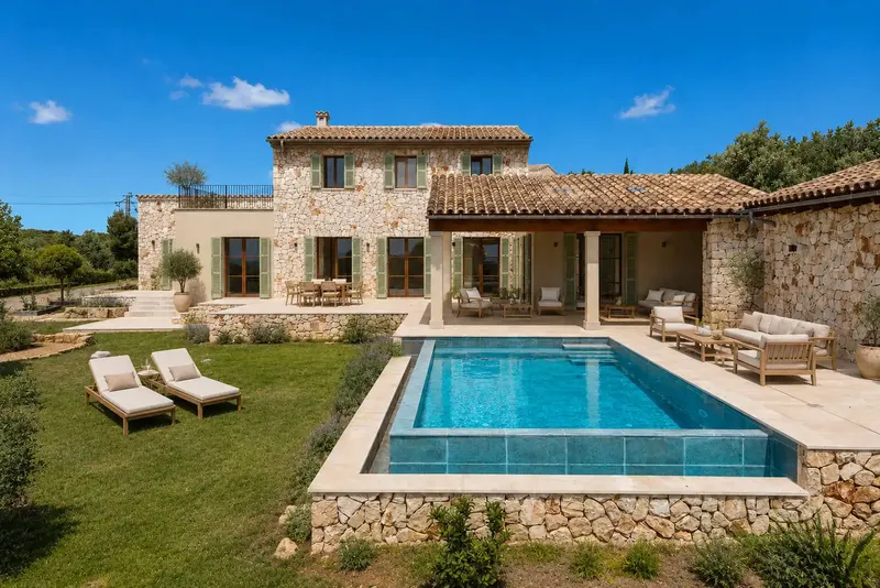 This beautiful newly built finca is located above the lovely village of Cala Millor and below the mountain 'Na Penyal' — photo 10