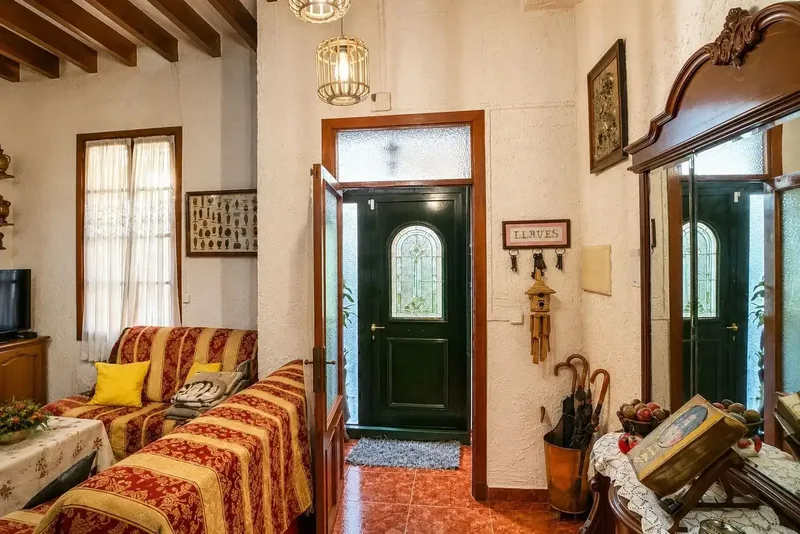 Mallorcan house with terrace in the center of Sa Pobla, 162 m² — photo 9