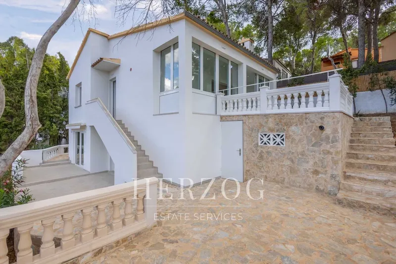 Fully Renovated Villa with a Beautiful Garden in Costa de la Calma — photo 1