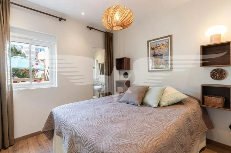 El Terreno I Townhouse with sea and harbor views — photo 9