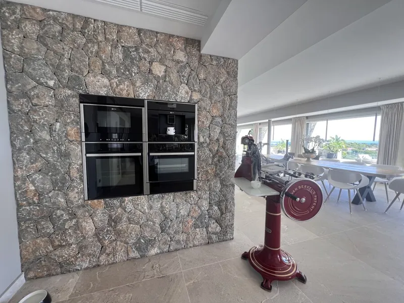 Prestigious Anchorage Hill Residence with Spa, Privacy, and Bay of Palma Views — photo 12