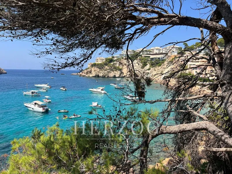 Villa with potential for modernization and expansion in a prime location in Nova Santa Ponsa — photo 1