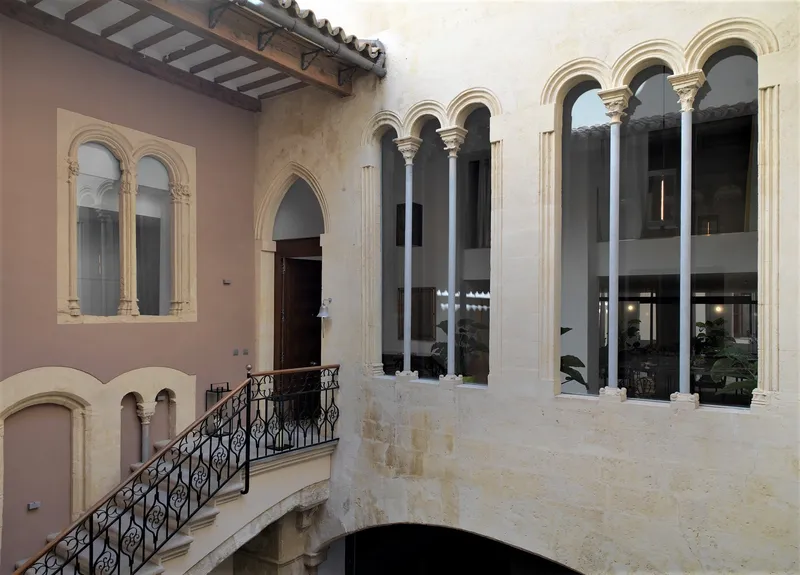 Elegant designer duplex apartment in Palma — photo 4