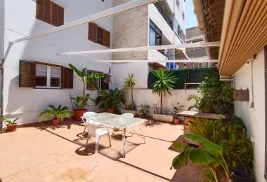 Apartment for sale on Calle Reis Católico with 4 bedrooms and a large private terrace — photo 2