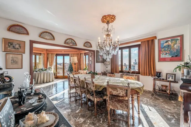 Exclusive penthouse to renovate for sale in Palma, Mallorca — photo 2