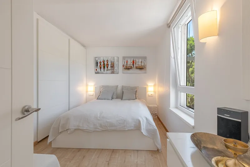 Apartment in popular residential complex right by the sea in Illetas — photo 11