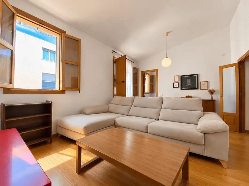 In the heart of Palma's historic old town lies this charming penthouse. The property is located on the third floor of a building — photo 2