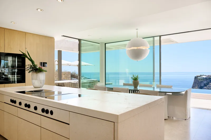 Luxurious new-build villa in a dream location with spectacular views — photo 12