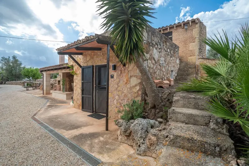 Don't miss the opportunity to live in the countryside, surrounded by nature on a magnificent rustic estate between Sencelles and Santa Eugenia — photo 5