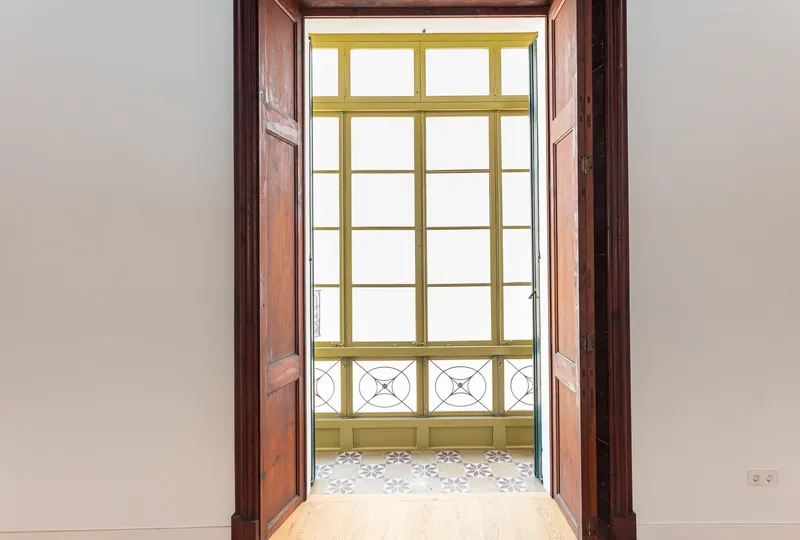 Duplex apartment in a stately building in Palma — photo 7
