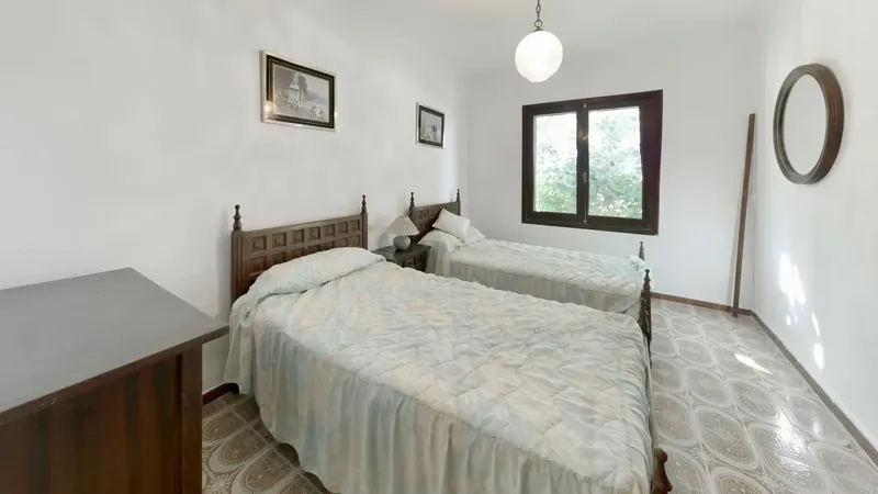 This charming bungalow with great potential is located in an attractive and quiet residential area of Sa Coma, just a few minutes from the sea. — photo 7