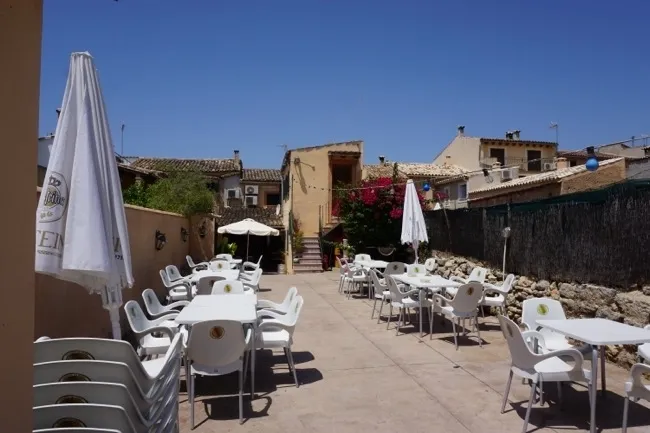 Village house with restaurant license in Consell — photo 2