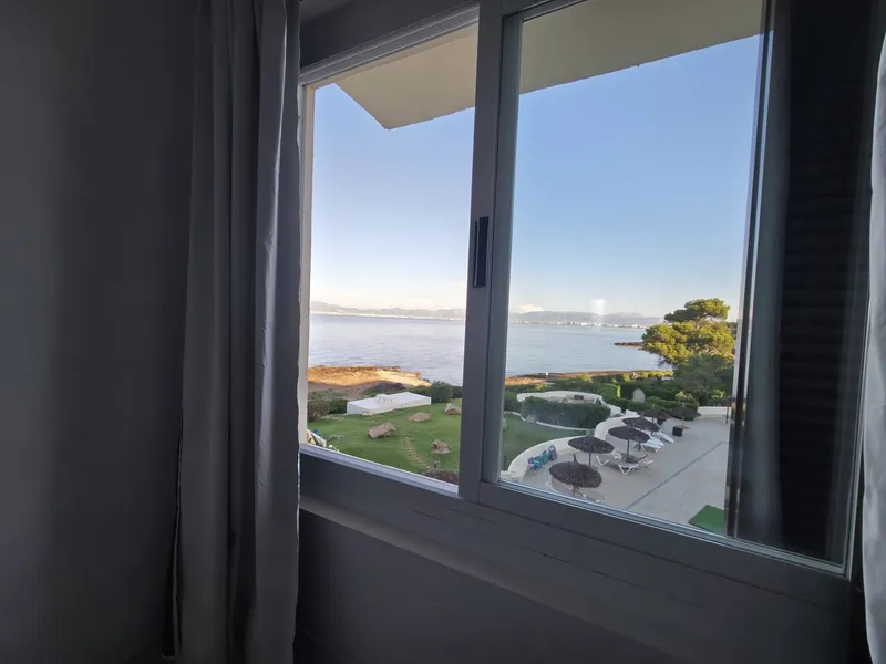 Apartment in Cala Blava facing the sea, for temporary rent. — photo 6
