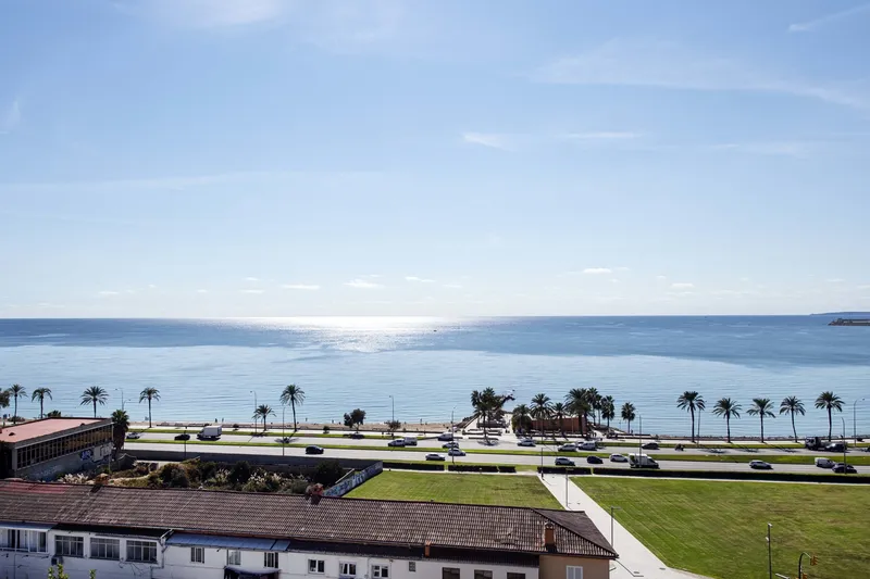Spacious penthouse close to the old town of Palma with spacious terrace and sea views — photo 2