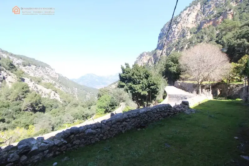 Acquire this rustic finca of 272 m2 and 42,951 m2 of land and create your own paradise in Mallorca. — photo 7