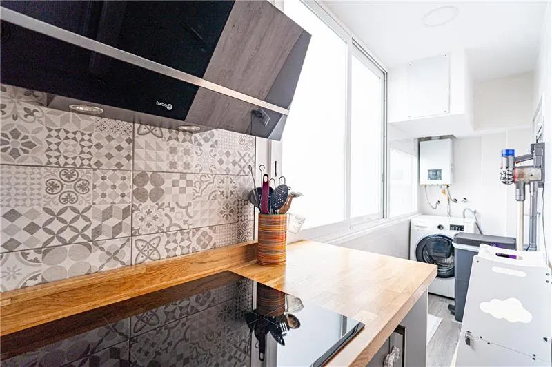 Apartment with a terrace of approximately 12 m² offering unobstructed views. — photo 5