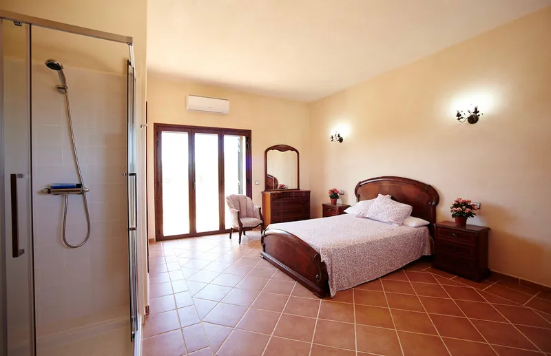 Finca with holiday rental license for 10 people in Santanyi — photo 8