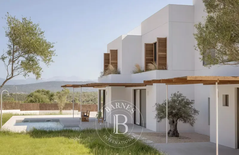 Luxury Villa with Garden, Pool, and Rooftop Terrace in Son Gual — photo 2