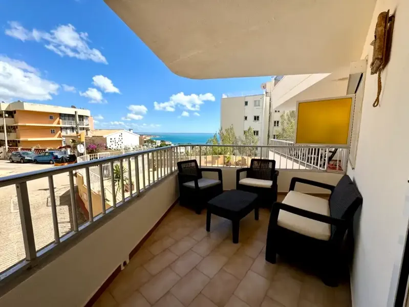 Sea View Apartment with Underground Parking — photo 1