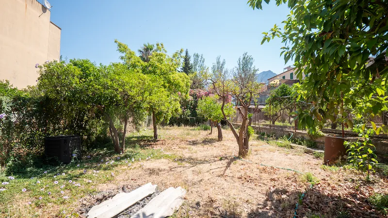 Stately home with a large garden and private parking near the centre of Sóller — photo 4
