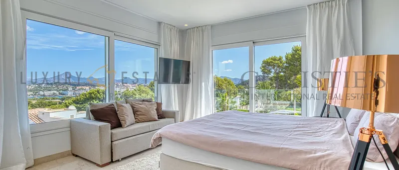 Modern Mediterranean villa in Santa Ponsa with sea views — photo 7