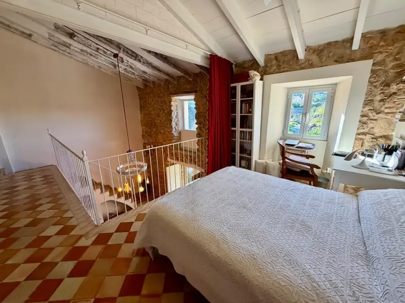 In the village of Andratx, with completely clear mountain views, southwest orientation and great brightness, we discover this beautiful ca — photo 2