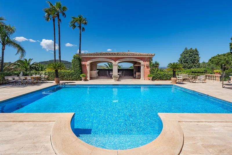 Ideal family home country property for sale in Cas Concos with covered terrace and landscaped gardens — photo 3