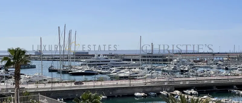 Renovated apartment in Palma in Can Barbará with harbor and sea views — photo 1