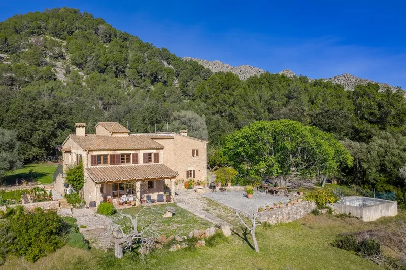 Pollença ideal for country lovers: country property for sale with various terraces and roof terrace — photo 2