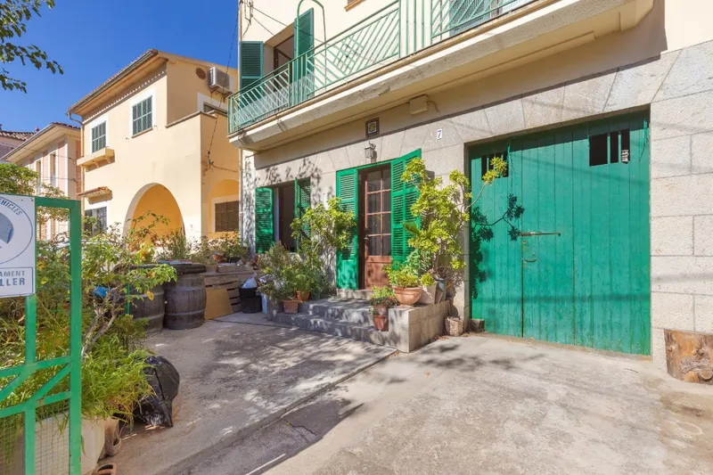 Detached house with garden and garage in the centre of Sóller — photo 4