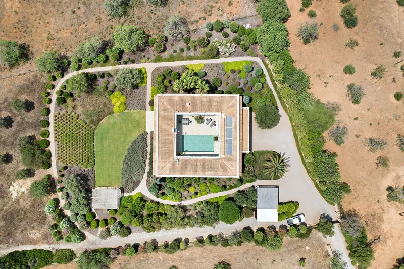 Modern Design House with Sea Views, High-Tech Pool and Guest Apartment — photo 3