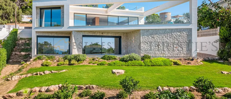 Modern new villa in Costa d'en Blanes with beautiful sea views — photo 1
