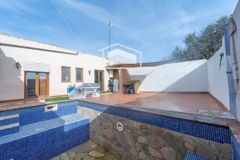 Village house in Ses Salines, with 125 m2, 2 bedrooms, pool and storage room — photo 8