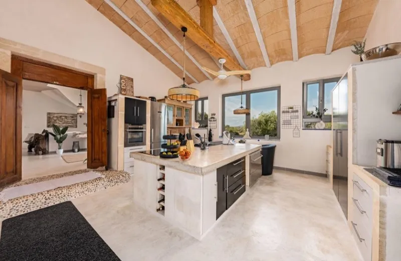Estate with rental license in Santanyi — photo 9