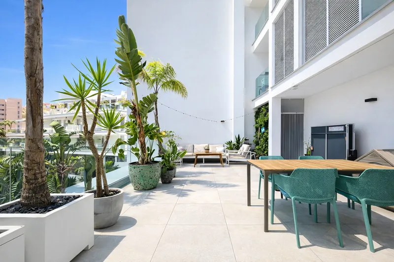 Beautiful apartment with large terrace in a well-maintained residential complex in Palmanova — photo 4