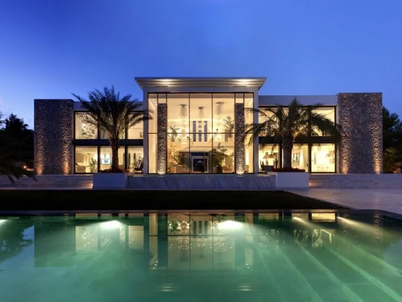Timeless Villa with Large Plot in a Privileged Location of Nova Santa Ponsa - Santa Ponca - 4 Bedrooms, 861 m² — photo 1