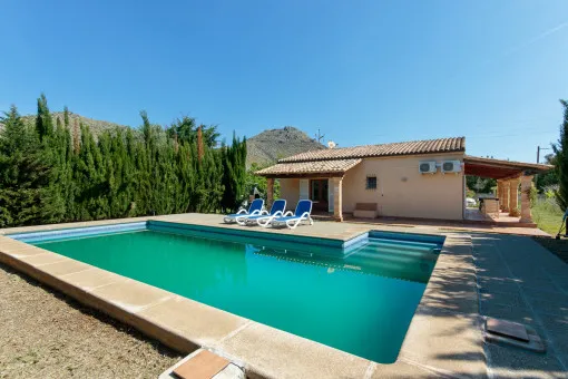 Pollensa, ground-level finca with rental license and pool on a quiet side street in Port de Pollença — photo 1