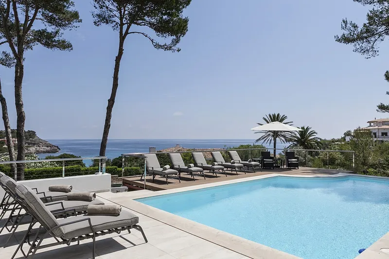 Vacation rental: Mediterranean villa close to the sea for rent in the north of Mallorca — photo 1