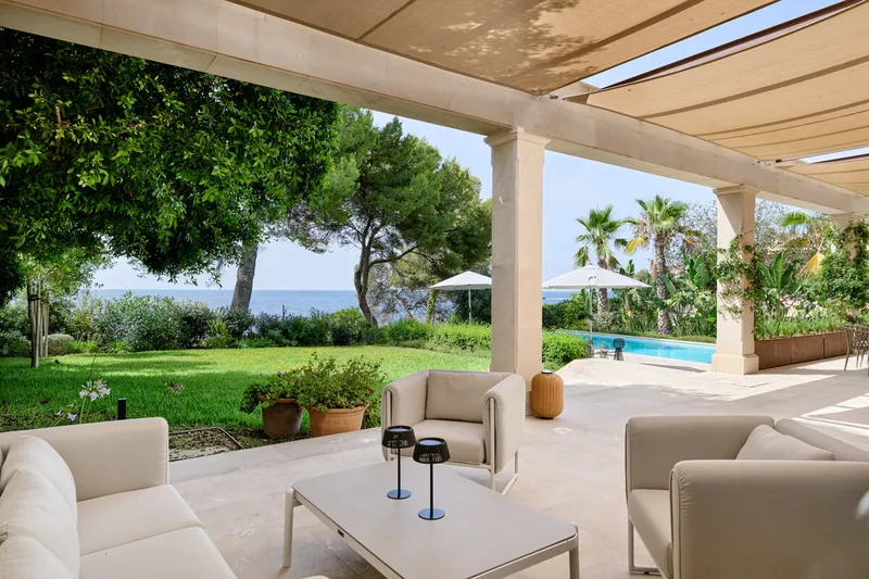 Luxury Mediterranean villa on the beachfront in Bendinat - Marcel Remus Real Estate — photo 7