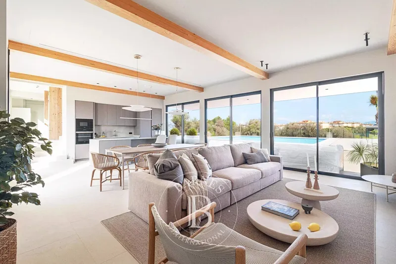 Refined living above the Bay of Palma — photo 1