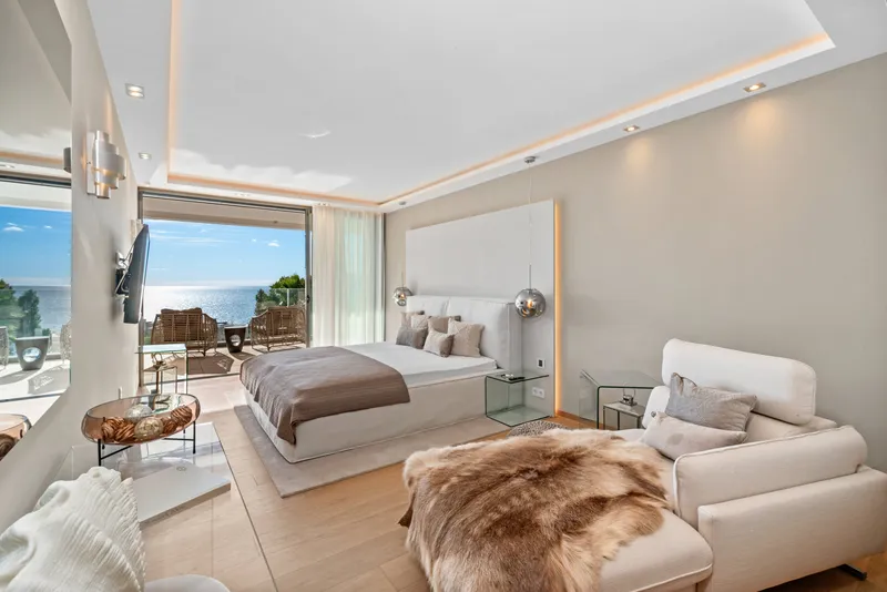 High-quality villa for sale in Santa Ponsa with spectacular sea views — photo 3