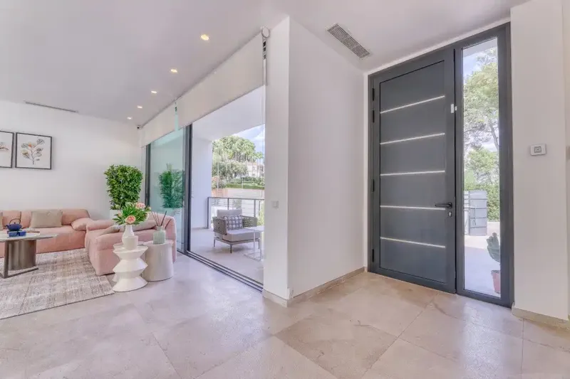 This contemporary villa is located in Son Vida, the most exclusive and prestigious residential enclave in Palma, and combines striking architecture — photo 9