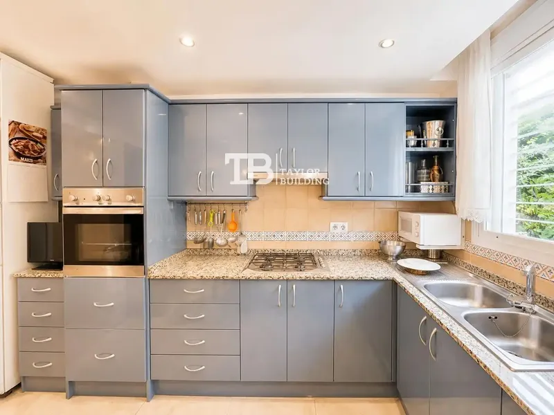 Taylor Building Real Estate presents this magnificent ground floor located in the exclusive and quiet residential area of Son Caliu, one of the — photo 6