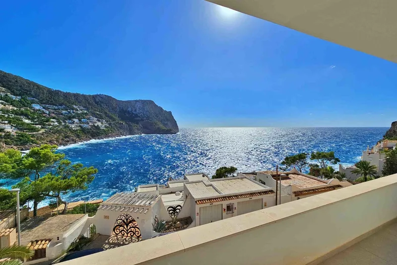 Stylish apartment with spectacular sea views — photo 11