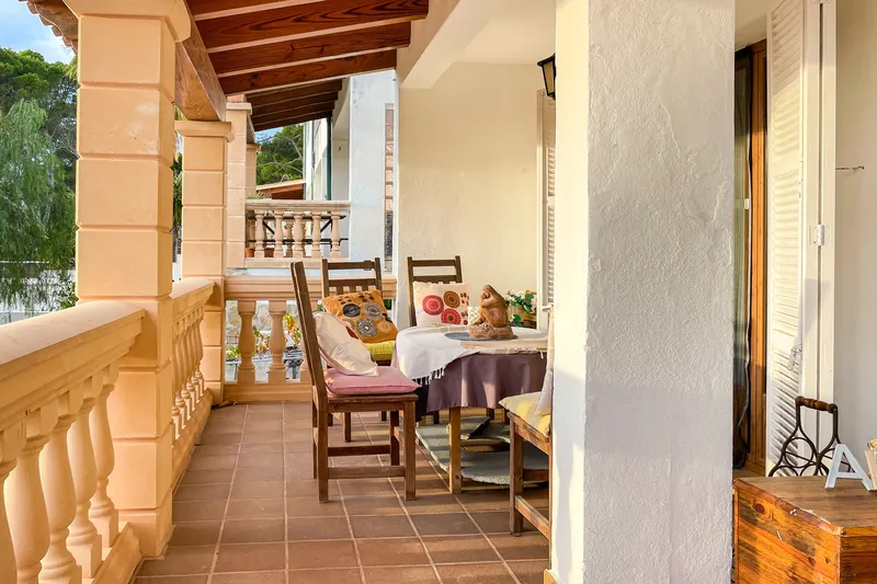 Spacious house with 4 bedrooms, patio, pool and separate apartment — photo 4
