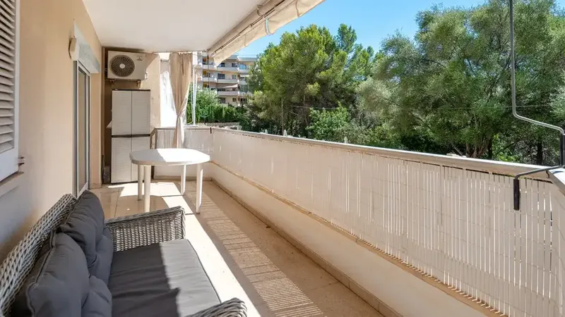 Excelente oportunidad de inversión en la zona de San Agustín, un apartamento a reformar ubicado en la parte elevada de la zona, dentro de un — photo 2