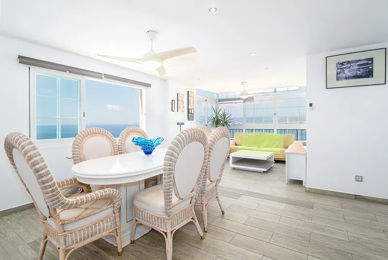 Reformed Penthouse with 360º Sea Views in Ca'n Pastilla — photo 2